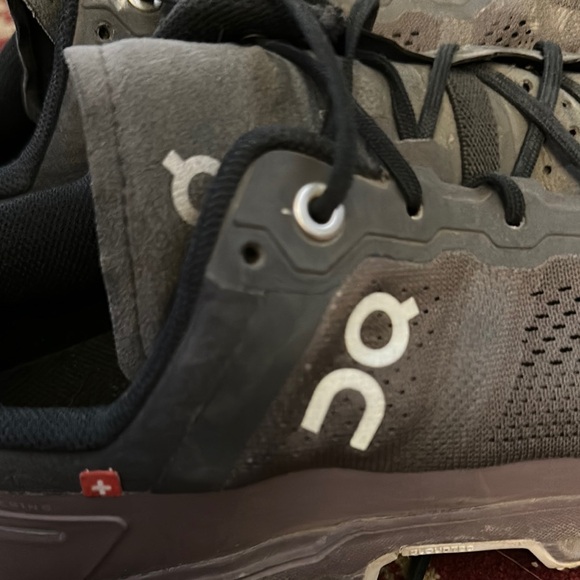 On Running woman Black and Purple Athletic Shoes size 10 - Picture 6 of 8